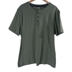 Gap short sleeve henley size XL Lived-In style excellent condition